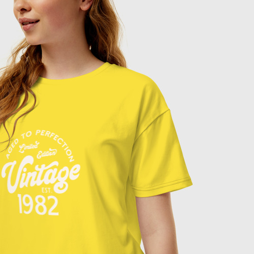 Женская футболка хлопок Oversize 1982 год - выдержанный до совершенства, цвет желтый - фото 3