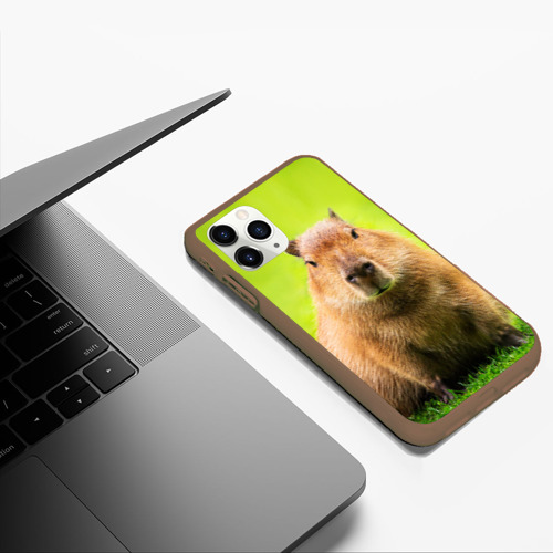 Чехол для iPhone 11 Pro Max матовый Capybara on green grass , цвет коричневый - фото 5