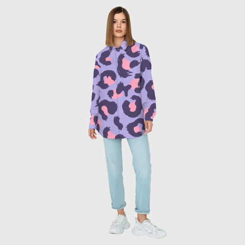 Женская рубашка oversize 3D с принтом Модный фиолетовый леопард, вид сбоку #3