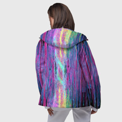 Ветровка с принтом Размазанная краска для женщины, вид на модели сзади №3. Цвет основы: белый