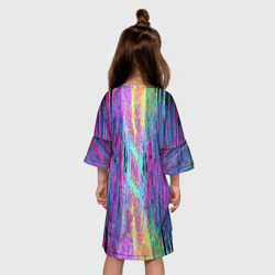 Платье с принтом Размазанная краска для ребенка, вид на модели сзади №2. Цвет основы: белый