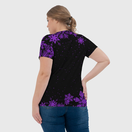 Женская футболка 3D с принтом Новогодняя Елизавета на темном фоне, вид сзади #2