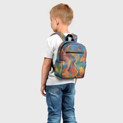 Рюкзак с принтом Волнистые линии жёлтые и голубые для ребенка, вид на модели спереди №2. Цвет основы: белый