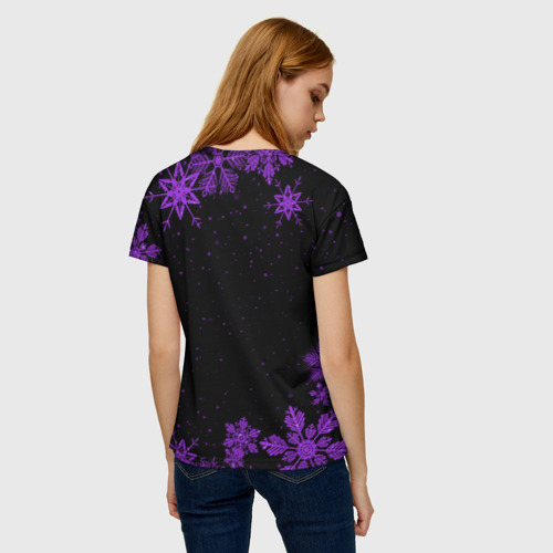 Женская футболка 3D с принтом Новогодняя Александра на темном фоне, вид сзади #2