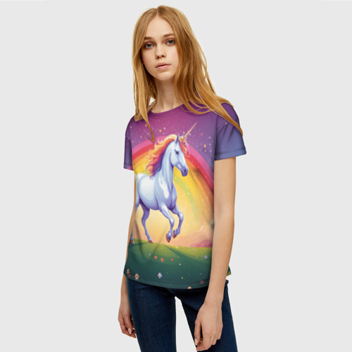 Женская футболка 3D с принтом Единорог скачет по лугу на фоне радуги, фото на моделе #1
