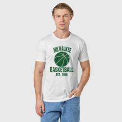 Футболка с принтом Milwaukee basketball 1968 для женщины, вид на модели спереди №2. Цвет основы: белый