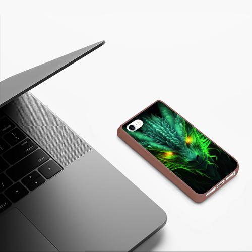 Чехол для iPhone 5/5S матовый Светящийся зеленый дракон  2024, цвет коричневый - фото 5