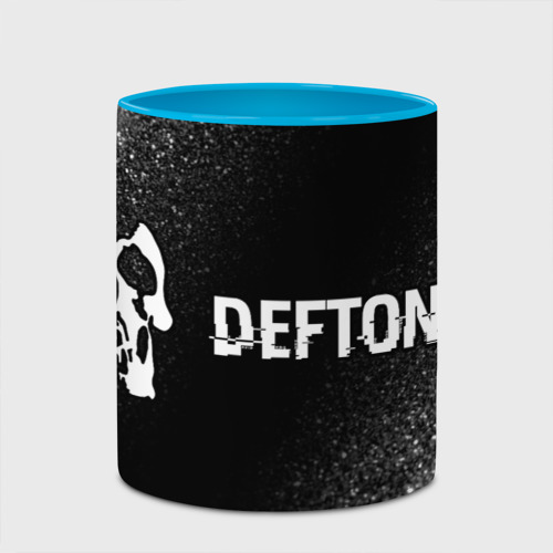 Кружка с полной запечаткой Deftones glitch на темном фоне по-горизонтали, цвет белый + небесно-голубой - фото 4