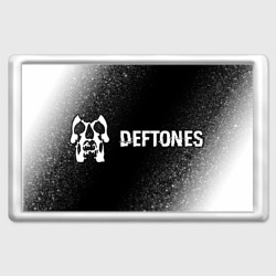 Deftones glitch на темном фоне по-горизонтали – Магнит 45*70 с принтом купить
