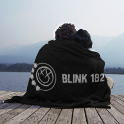 Плед с принтом Blink 182 glitch на темном фоне по-горизонтали для любого человека, вид спереди №3. Цвет основы: 3d (велсофт)
