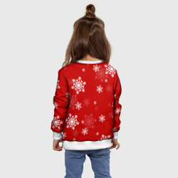 Свитшот с принтом Кокер-Спаниэль и снежинки для ребенка, вид на модели сзади №4. Цвет основы: белый