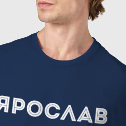 Футболка с принтом Ярослав и неоновый герб России в центре для женщины, вид на модели спереди №4. Цвет основы: темно-синий