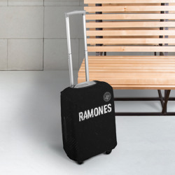 Чехол для чемодана 3D Ramones glitch на темном фоне посередине - фото 2