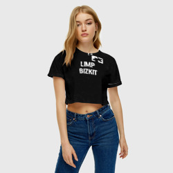 Женская футболка Crop-top 3D Limp Bizkit glitch на темном фоне посередине - фото 2