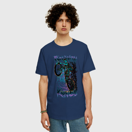 Мужская футболка хлопок Oversize Зомби на велике, цвет темно-синий - фото 3