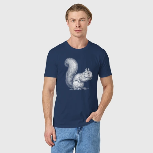 Мужская футболка хлопок с принтом Белка ест, фото на моделе #1