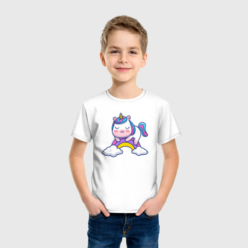 Детская футболка хлопок с принтом Единорог на радуге, фото на моделе #1
