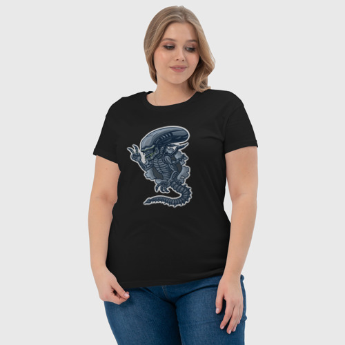 Женская футболка хлопок с принтом Чужой инопланетянин из порванной дыры, фото #4