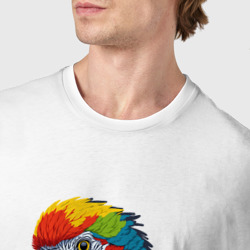 Футболка с принтом Красочный попугай в ярких перьях для мужчины, вид на модели спереди №4. Цвет основы: белый