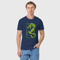 Светящаяся футболка с принтом Тату с драконом для любого человека, вид спереди №2. Цвет основы: темно-синий