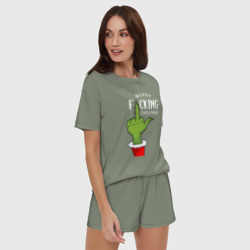 Женская пижама с шортиками хлопок Гринч показывает рождественский фак - фото 2