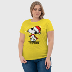 Футболка с принтом Snoopy stay cool для женщины, вид на модели спереди №4. Цвет основы: желтый