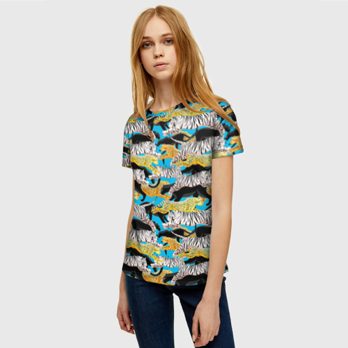 Женская футболка 3D с принтом Прыжок диких кошек, фото на моделе #1