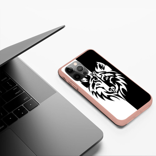 Чехол для iPhone 12 Pro Max с принтом Волк чёрно-белый, фото #5