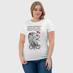 Футболка с принтом Рыбка феминиска на велосипеде для женщины, вид на модели спереди №4. Цвет основы: белый