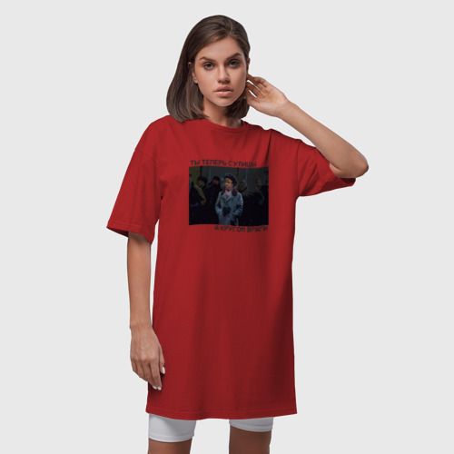 Платье-футболка хлопок Кругом враги рисунок, цвет красный - фото 5