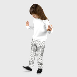 Брюки с принтом Домино, чёрные точки на белом - текстура для ребенка, вид на модели спереди №2. Цвет основы: черный