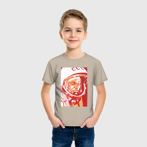 Детская футболка хлопок с принтом Gagarin in red, фото на моделе #1
