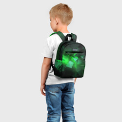 Рюкзак с принтом Зеленая абстракция зеленая геометрическая для ребенка, вид на модели спереди №2. Цвет основы: белый
