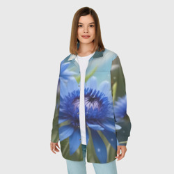 Женская рубашка oversize 3D Голубой цветок  в траве - фото 2