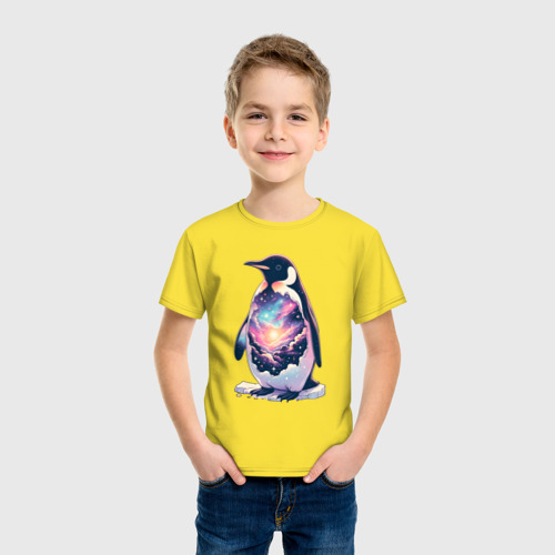 Детская футболка хлопок с принтом Пингвин с космосом, фото на моделе #1