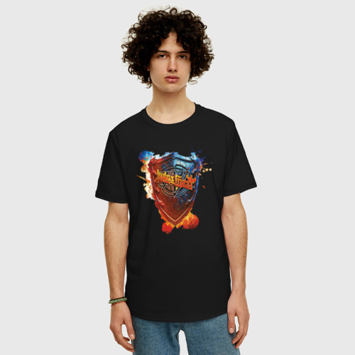 Мужская футболка хлопок Oversize с принтом Album Invincible Shield - Judas Priest, фото на моделе #1