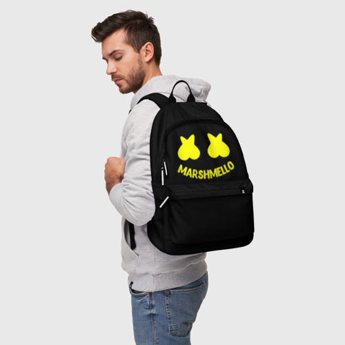 Рюкзак 3D с принтом Christopher Comstock yellow logo, фото на моделе #1