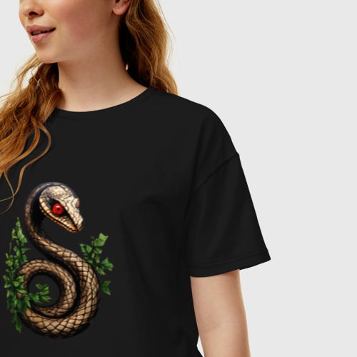 Женская футболка хлопок Oversize с принтом Деревянная змея, фото на моделе #1