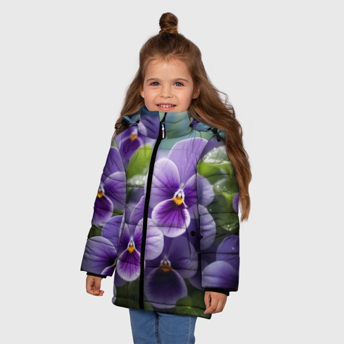 Зимняя куртка для девочек 3D с принтом Сиреневые анютины глазки, фото на моделе #1