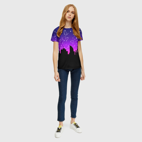 Женская футболка 3D с принтом Фиолетовое небо и тёмный город со звёздами, вид сбоку #3