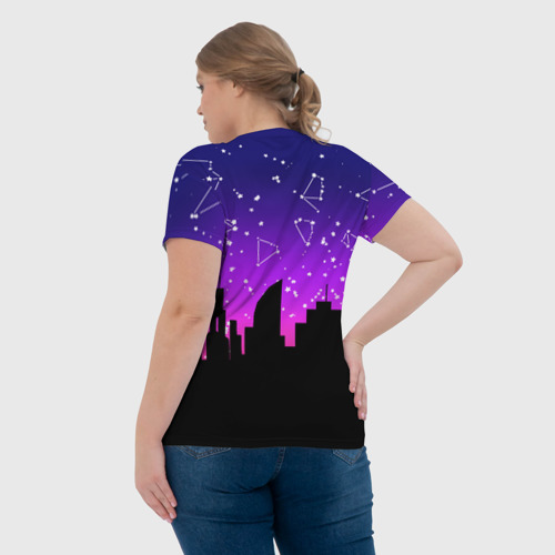Женская футболка 3D с принтом Фиолетовое небо и тёмный город со звёздами, вид сзади #2