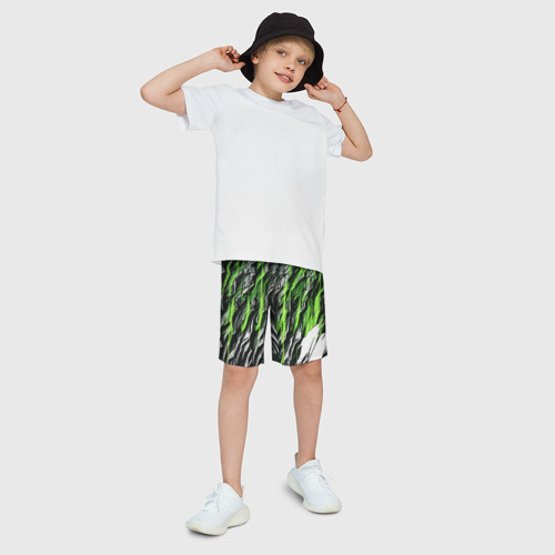 Детские спортивные шорты 3D с принтом Камень и зелёные полосы, фото на моделе #1