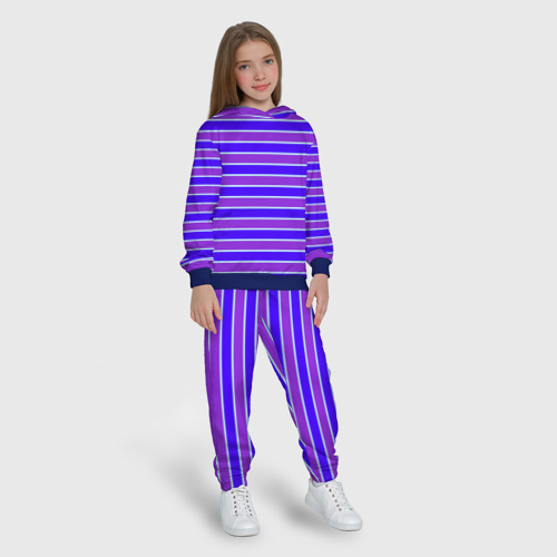 Детский костюм с толстовкой с принтом Неоновые полосы фиолетовые и синие, вид сбоку #3