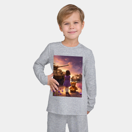 Детская пижама с лонгсливом хлопок с принтом Маленькая девочка посреди танков, фото на моделе #1