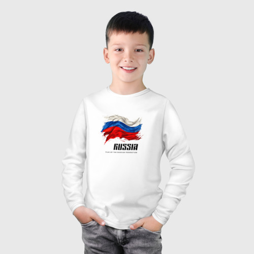 Детский лонгслив хлопок с принтом Развевающийся флаг России с надписью, фото на моделе #1