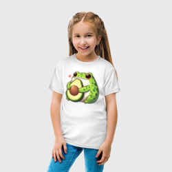 Футболка с принтом Лягушка обнимает авокадо для ребенка, вид на модели спереди №3. Цвет основы: белый