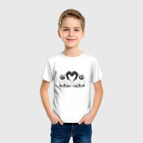 Детская футболка хлопок Персидские коты и хвостики составляют сердце, цвет белый - фото 3