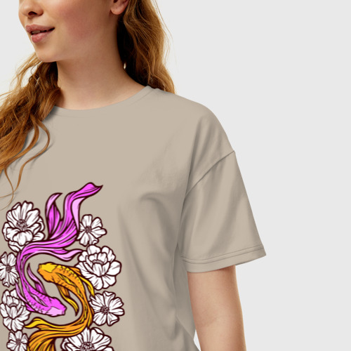 Женская футболка хлопок Oversize с принтом Рыбки и цветы, фото на моделе #1