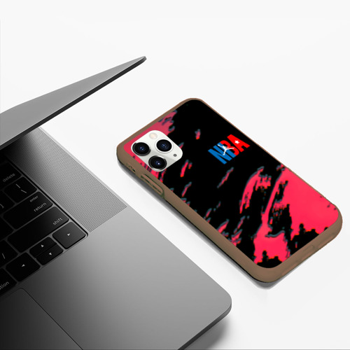 Чехол для iPhone 11 Pro Max матовый NBA краски текстура, цвет коричневый - фото 5