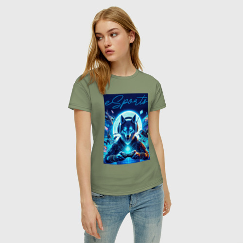 Женская футболка хлопок с принтом Волчара - крутой геймер, фото на моделе #1